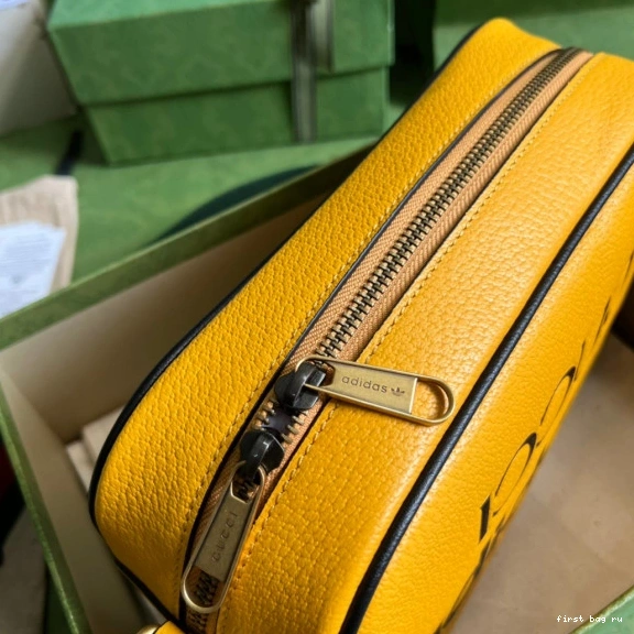 First bag ru x bag Gucci Adidas small shoulder 0710
